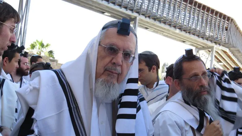הרב יצחק שילת לתלמידיו: „החוברת היא חוצפה כלפי הרב רבינוביץ”
