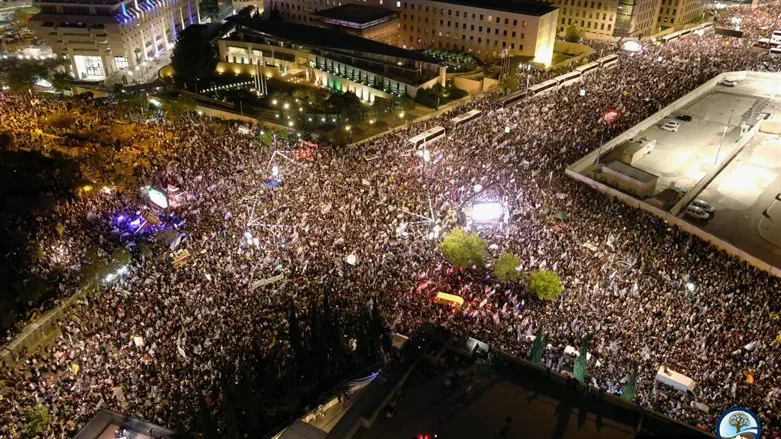 בחמישי: רבבות מפגינים יצעדו בתל אביב