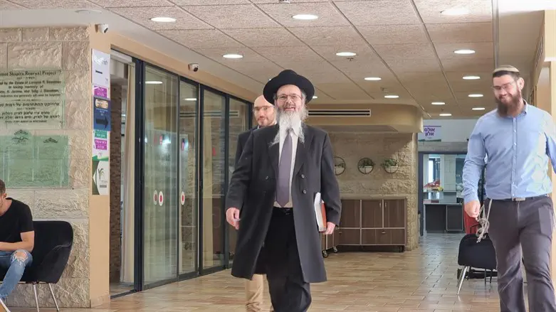 צילום: חזקי ברוך Претенденты прибыли на заседание раввинской комиссии