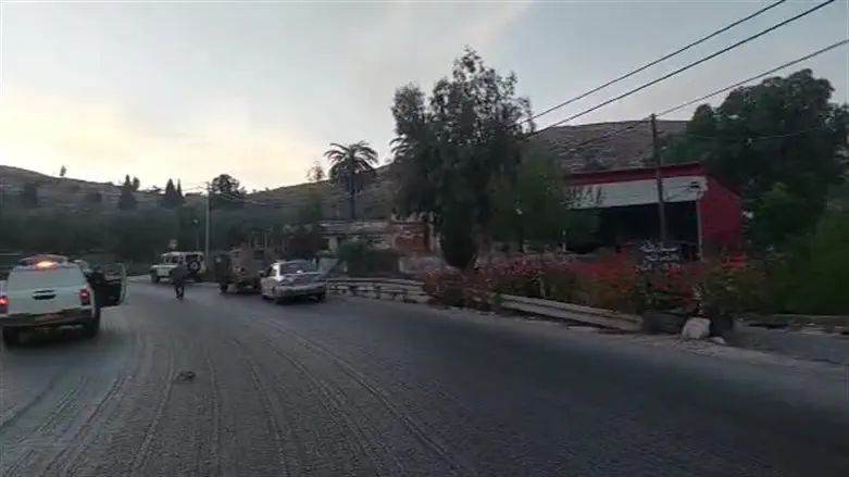 שני פצועים בפיגוע אבנים סמוך לחומש