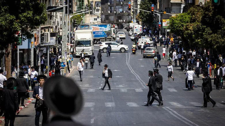 Bnei Brak residents demand decisive action against burglaries