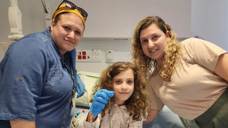 שרשרת מגנטים הוצאה ממעי ילדה בת עשר