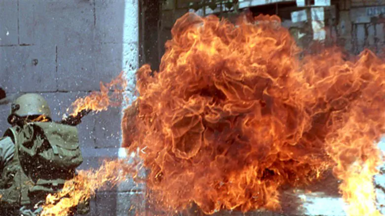 Flash 90 Пожар и взрывы в порту Новороссийска. Видео