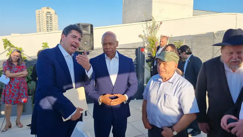 New York Mayor to meet protest leaders