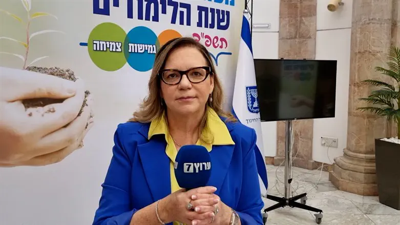 צילום: ערוץ 7 התלמידים צריכים להכיר את כל הדעות בחברה
