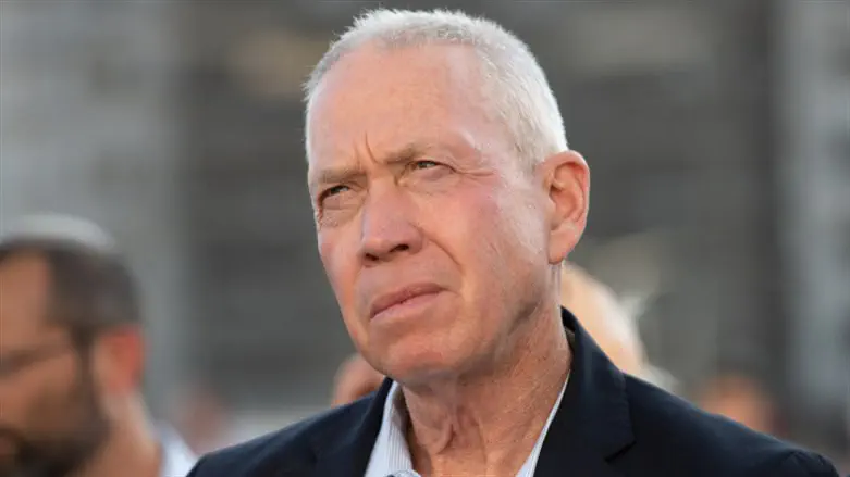 Flash 90 Israeli sentenced to 4.5 years for spying on Defense Minister