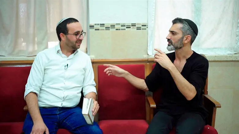 צילום: ערוץ 7 חזנים? לשיר בלי להתאמץ