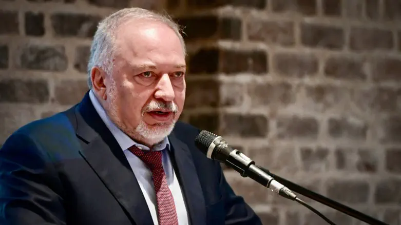 Avshalom Sassoni/Flash 90 Liberman demands to be a part of war cabinet
