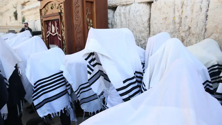 צילום: הקרן למורשת הכותל המערבי מעמד ברכת כהנים מהכותל המערבי