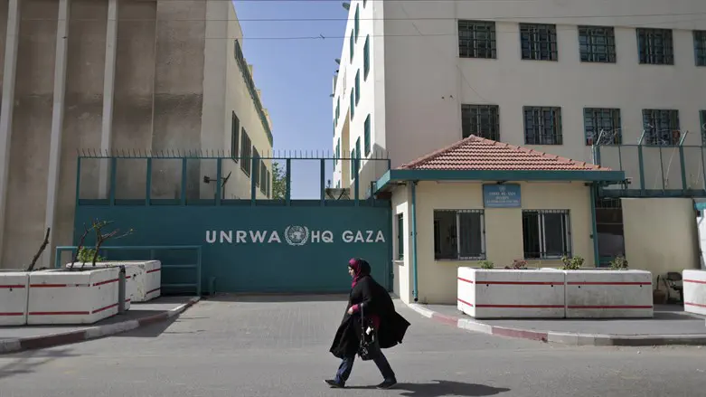 Oppose the budget for UNRWA at the UN