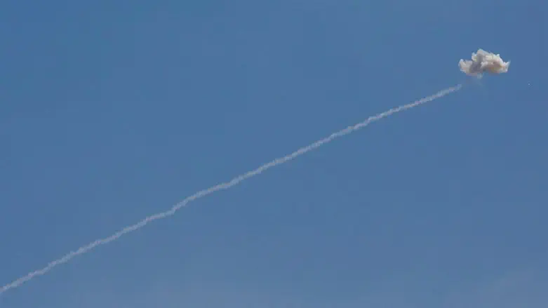 מיירט שוגר לעבר מטרה חשודה שחצתה מלבנון