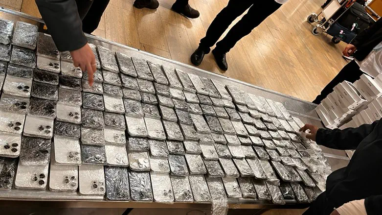 בני זוג ניסו להבריח 173 אייפונים בנתב"ג