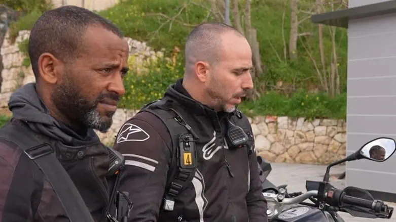 צילום: דוברות המשטרה תיעוד: כך עצרו השוטרים את המחבל בן ה-14