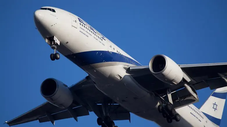 נוסע תקף אנשי צוות - והמטוס חזר לנתב"ג