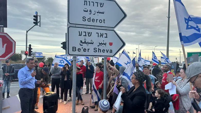 City of Sderot Sderot Mayor opposes end of military maneuver