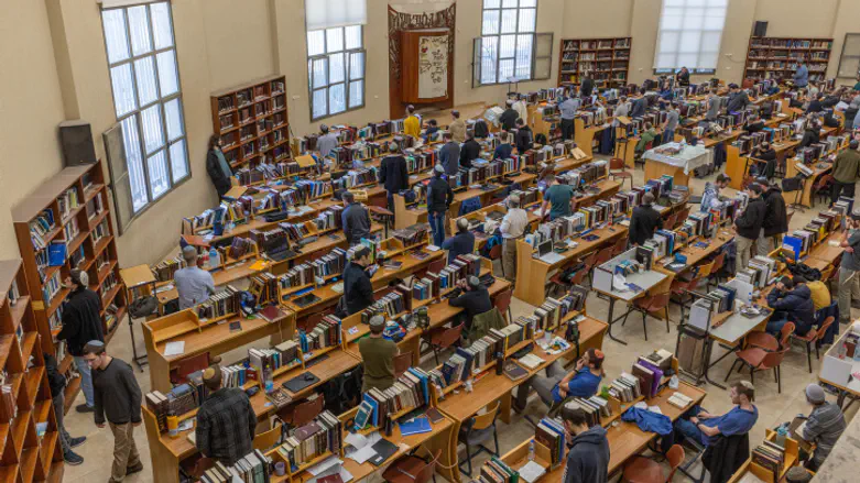 ישיבת ירוחם: שלושה שירים, תפילה אחת