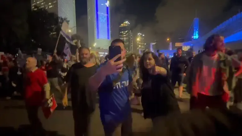 5 arrested, police ticket protesters for traffic violations