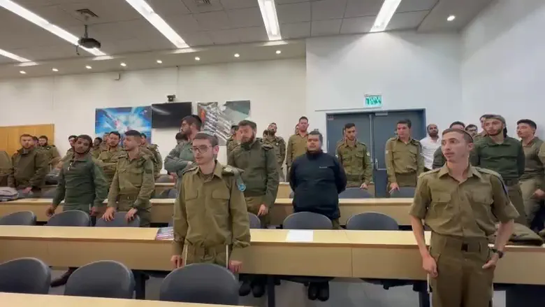צפו: חיילים חרדים שרים "התקווה"