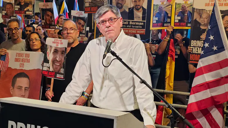 Paulina Patimer We won't stop until you are reunited with your loved ones