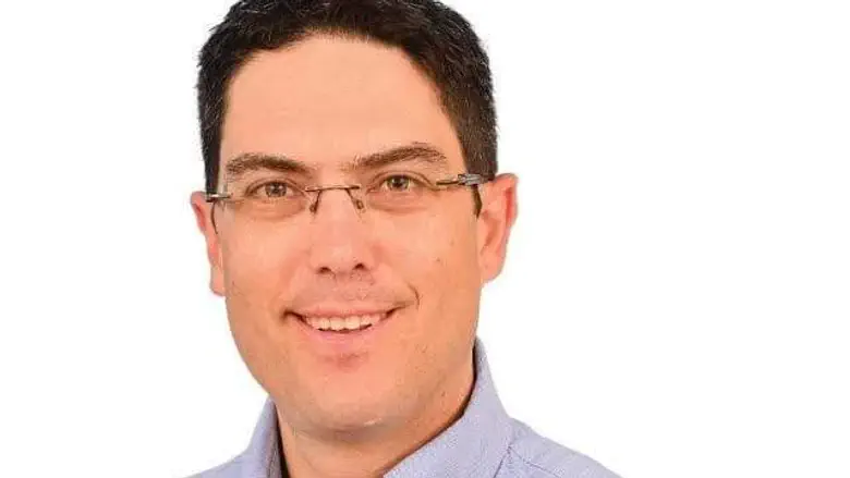 סגן ראש העיר פתח תקווה פורש: „הציבור יאבד את התקן”