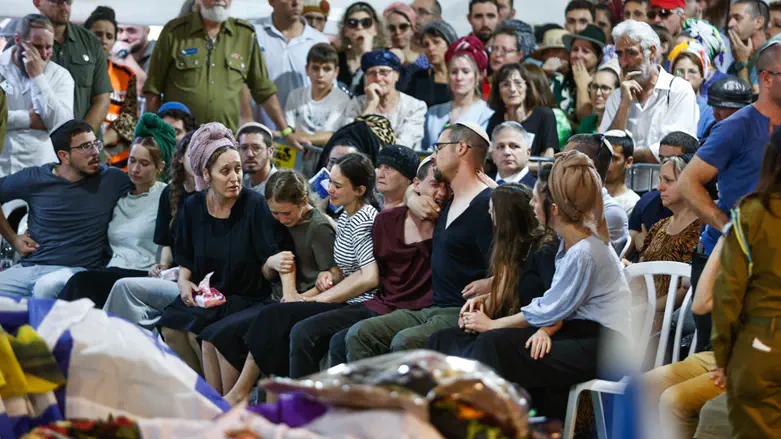 רס"ב במיל' אילון ויס הובא למנוחות