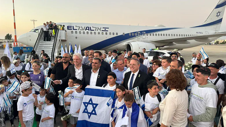 Yossi Zeliger Noah failed. Abraham succeeded. Now it’s our turn!