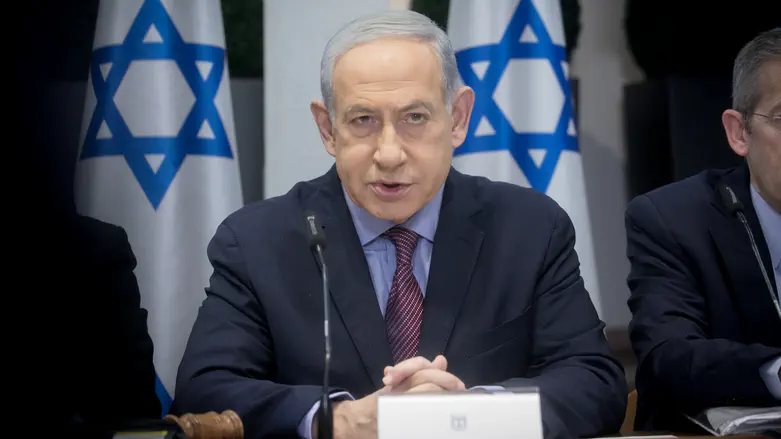 Netanyahu bangs on table to quiet ministers during heated meeting