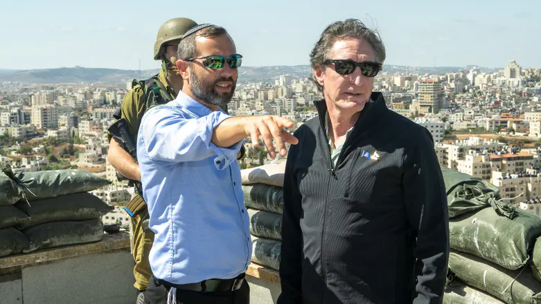 צילום: Shachar cohen US governor in Binyamin: “We stand with you.”