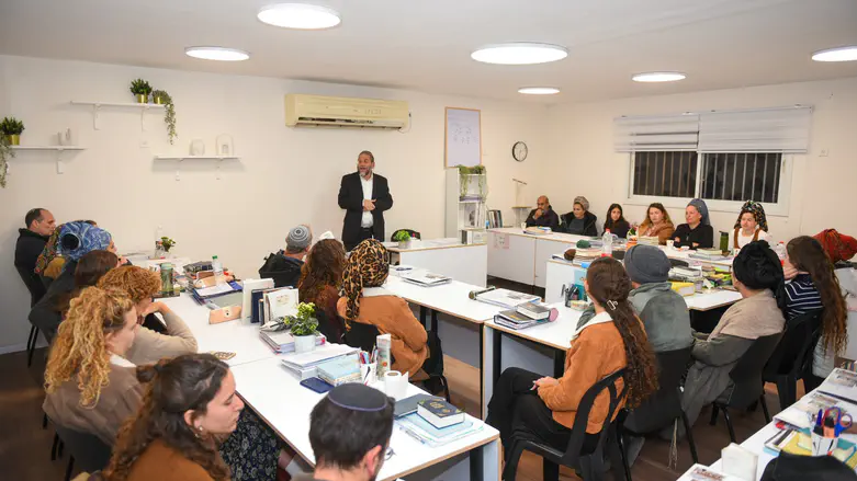 נחנכה מדרשת תמר ביישוב איתמר | ערוץ 7