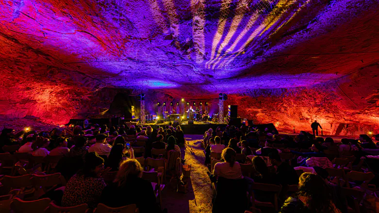 מופע מרגש במערת צדקיהו