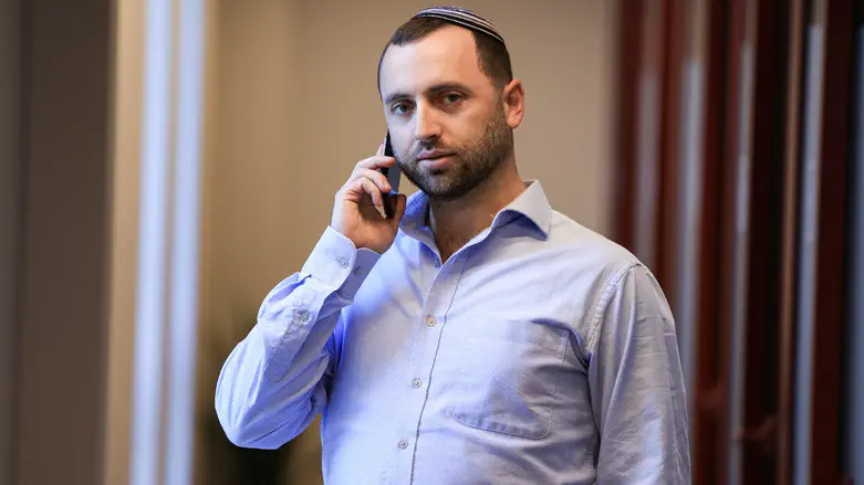 צילום: אלישע גרוסברג לא למחוא כפיים לציפור מנייר
