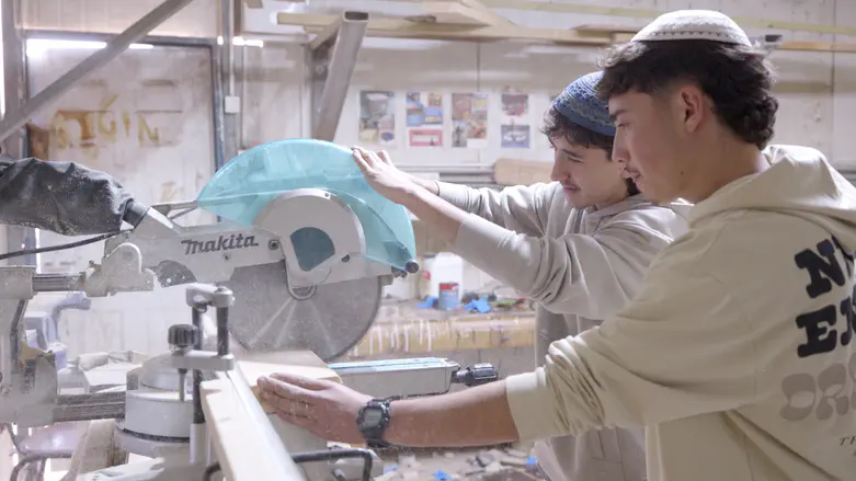 צילום: יוסף מזרחי/ערוץ 7 בעיצומם של ימי הבחינות - מרתון לימוד תורה