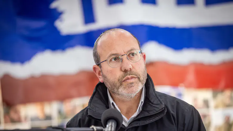 "לסיים את השנאה בין דתיים לאומיים וחרדים"