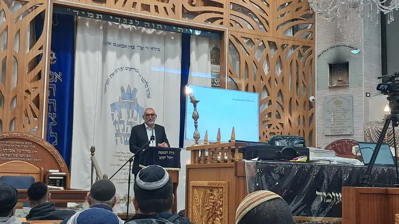 המציאו חוקים כדי לסתום את הפה לרב כהנא