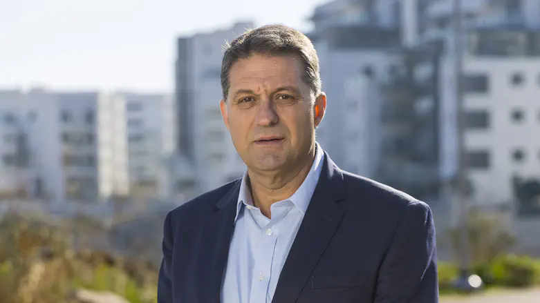 חיים ביבס