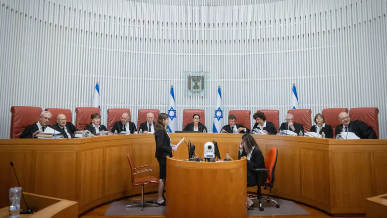 אריה בכרך: „בג”ץ פועל מתאוות כוח”