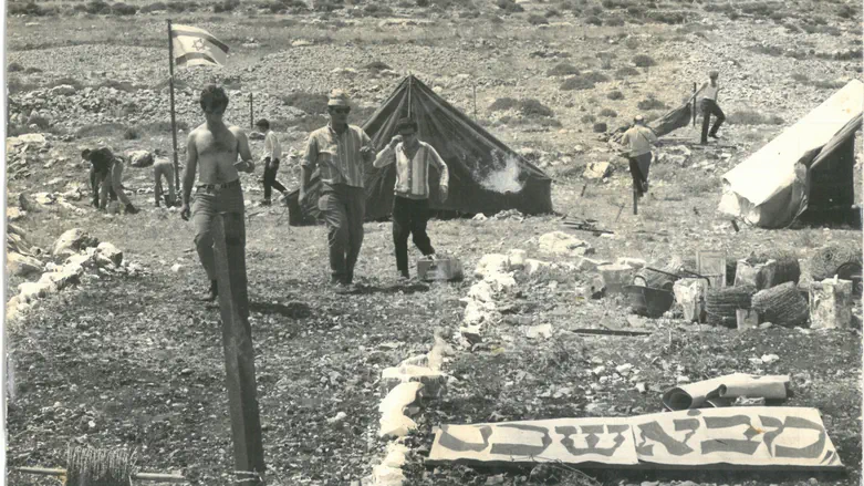 צילום: באדיבות נפתלי וזהבה פרל נחשף סיפורה הלא ידוע של קבוצת שכם