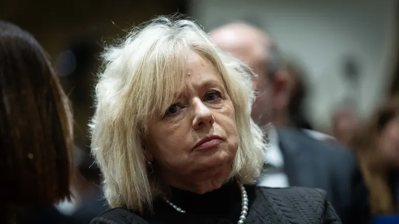 Government to Supreme Court: Willing to consider alternative plan for dismissing A-G