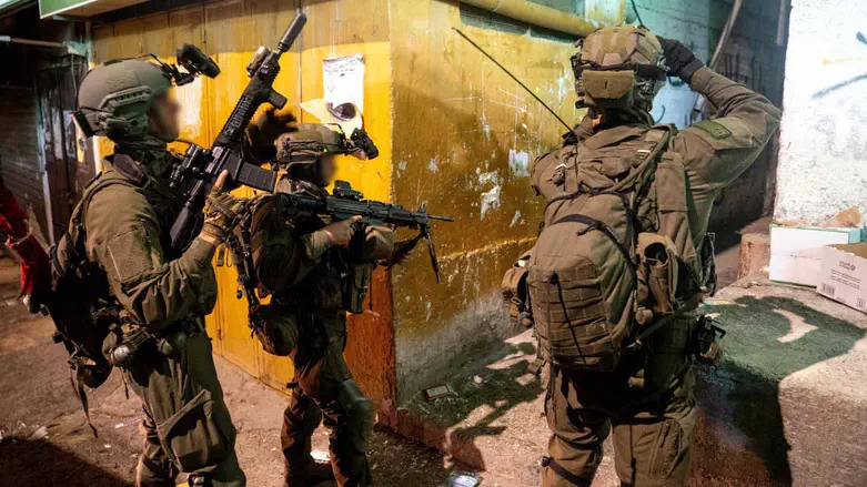 IDF launches operation in Shechem, arrests terrorist
