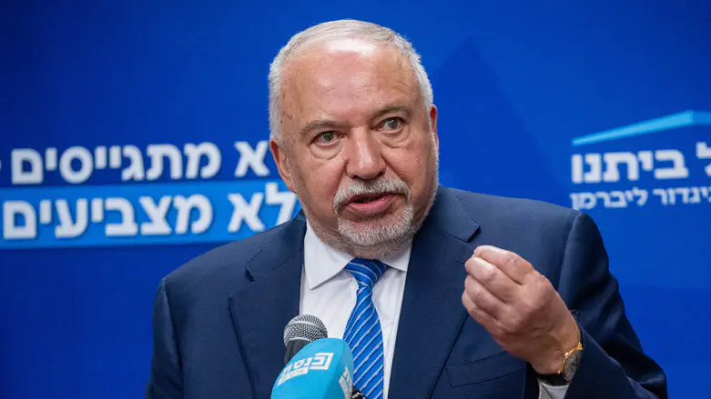 Liberman calls for arrest of leading haredi rabbis