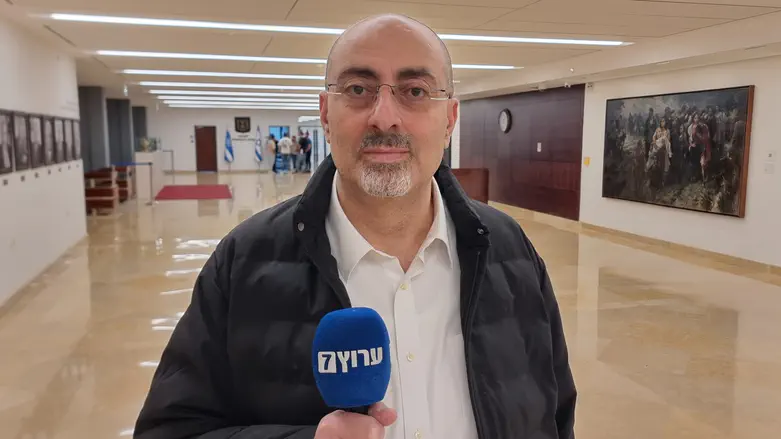 ח