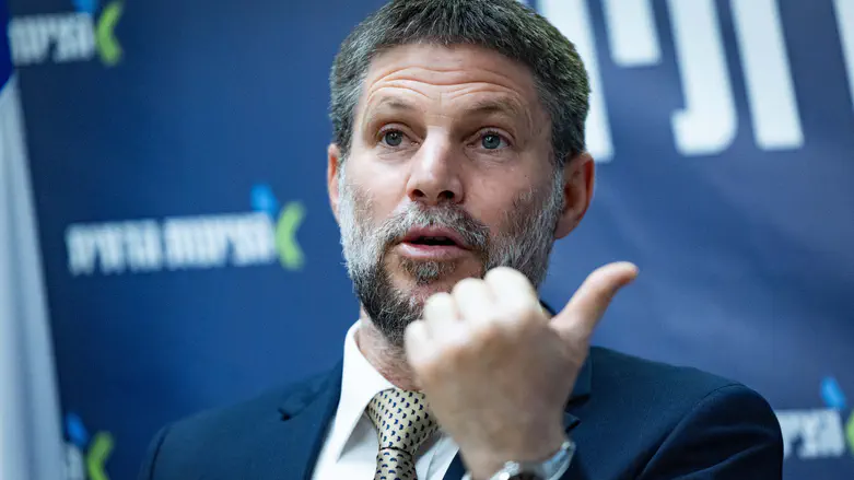 Smotrich warns: Humanitarian aid to Gaza is crazy