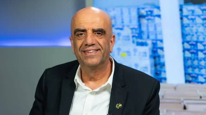 צילום: ערוץ 7 "המדינה מפקירה, העמותות נושאות בנטל"