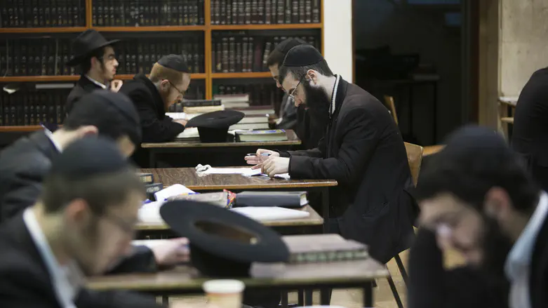 Draft evaders barred from civil service jobs