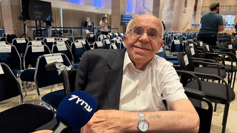 מנחם כבר אמר "שמע ישראל" - ואז התרחש הנס