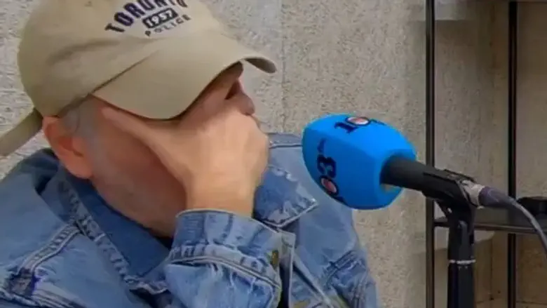 אראל סגל פרץ בבכי בשיחה עם בנו