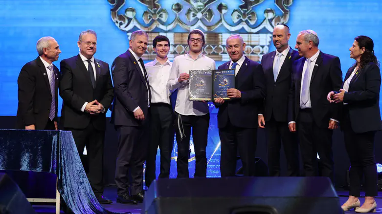 Elad Yanir wins International Bible Quiz Ilan Romm takes second place
