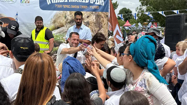 חגיגות יום העצמאות בשומרון: 7,500 בני אדם התאחדו בפארק קנה