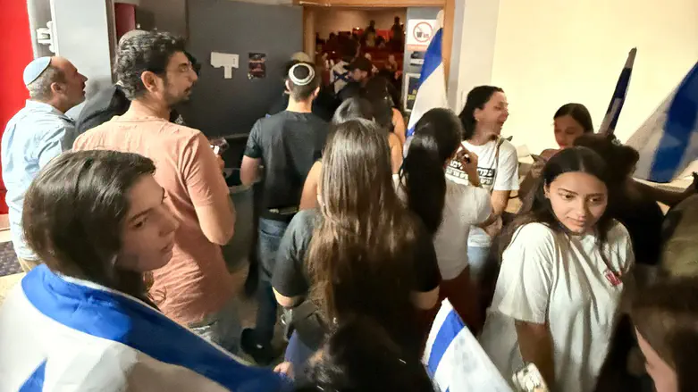 צילום: בצלמו החשמל קרס, ההקרנה בוטלה