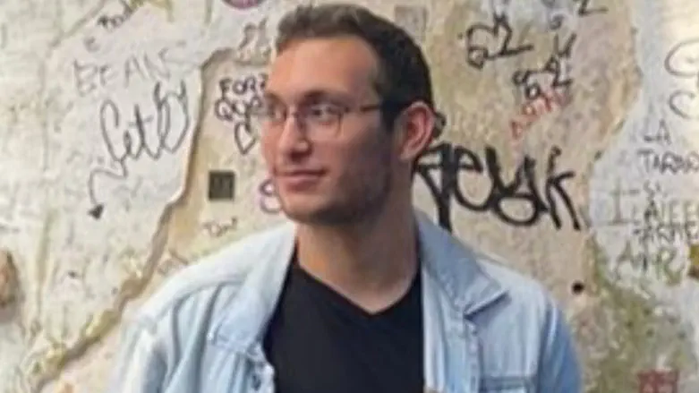 Father of slain hostage reveals son's heroic act during abduction